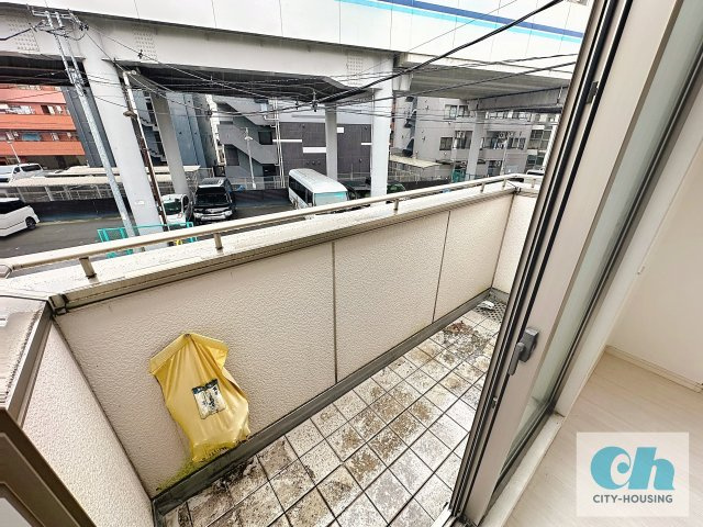 ルミエール大森 201号室のバルコニー