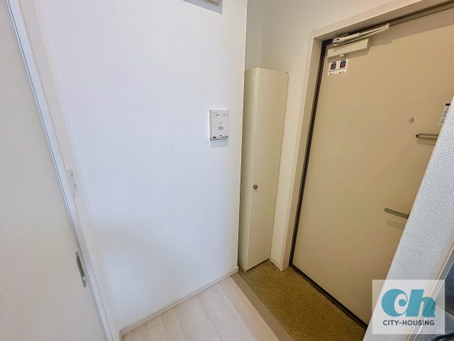 ルミエール大森 201号室の玄関