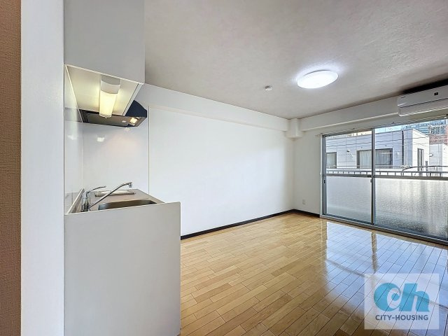 高輪スカイハイツ 303号室の玄関