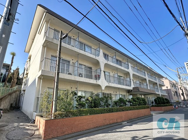 高輪スカイハイツ 303号室の外観