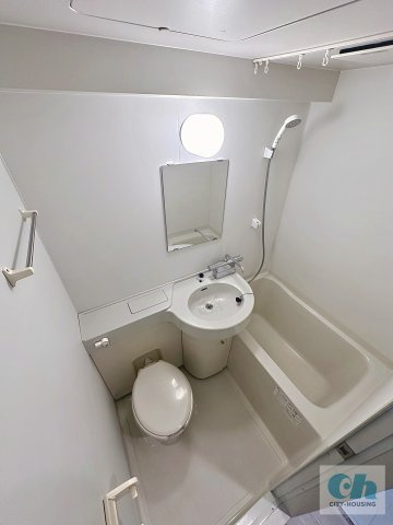 高輪スカイハイツ 303号室の玄関