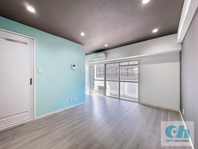 ヴィラ・フクモト 302号室の居間・リビング