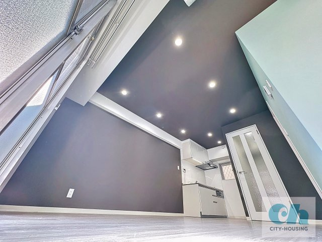 ヴィラフクモト 302号室の居間・リビング