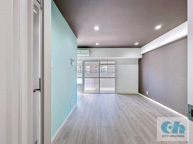 ヴィラ・フクモト 302号室の居間・リビング