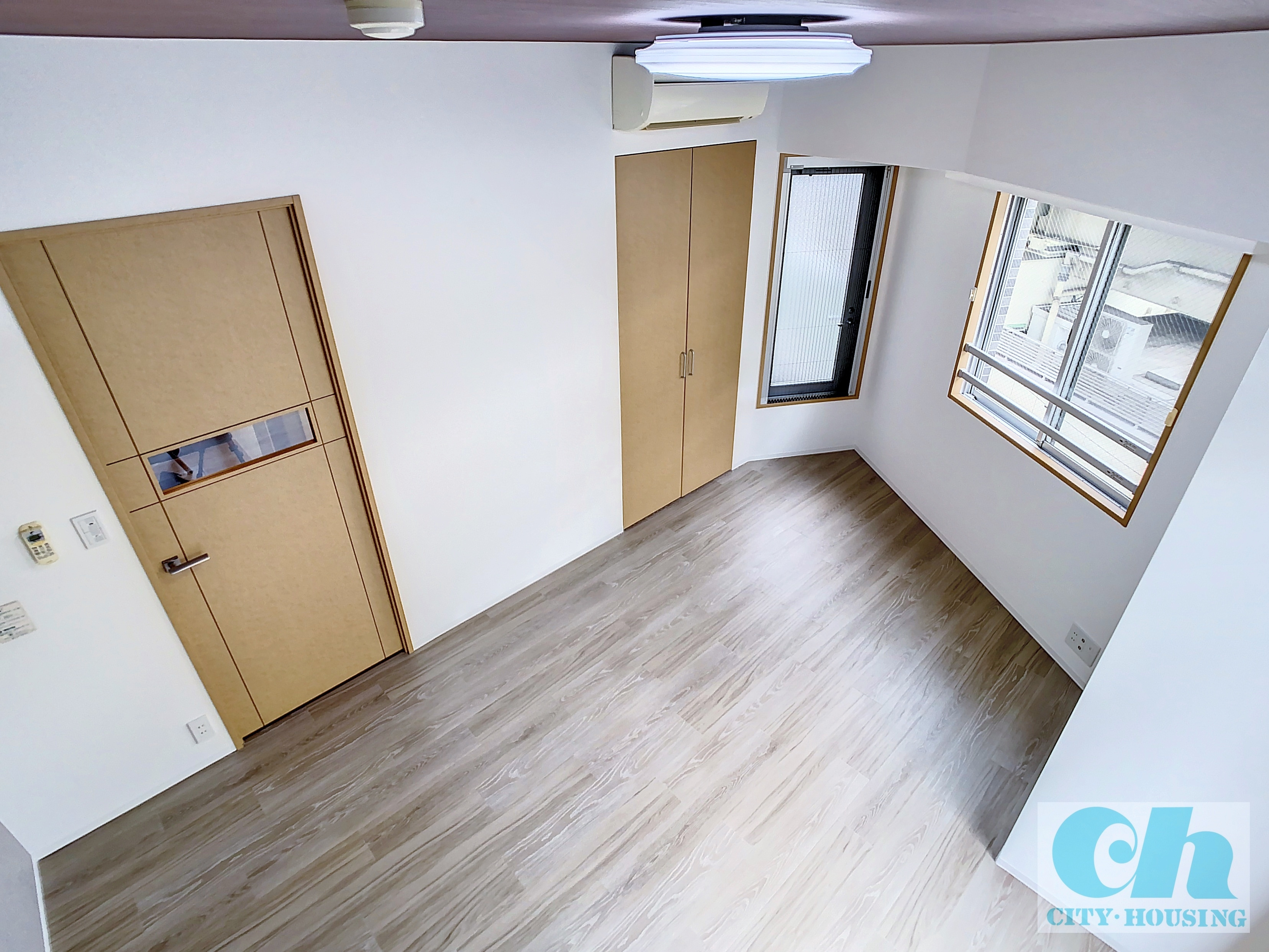 エスタイム 301号室