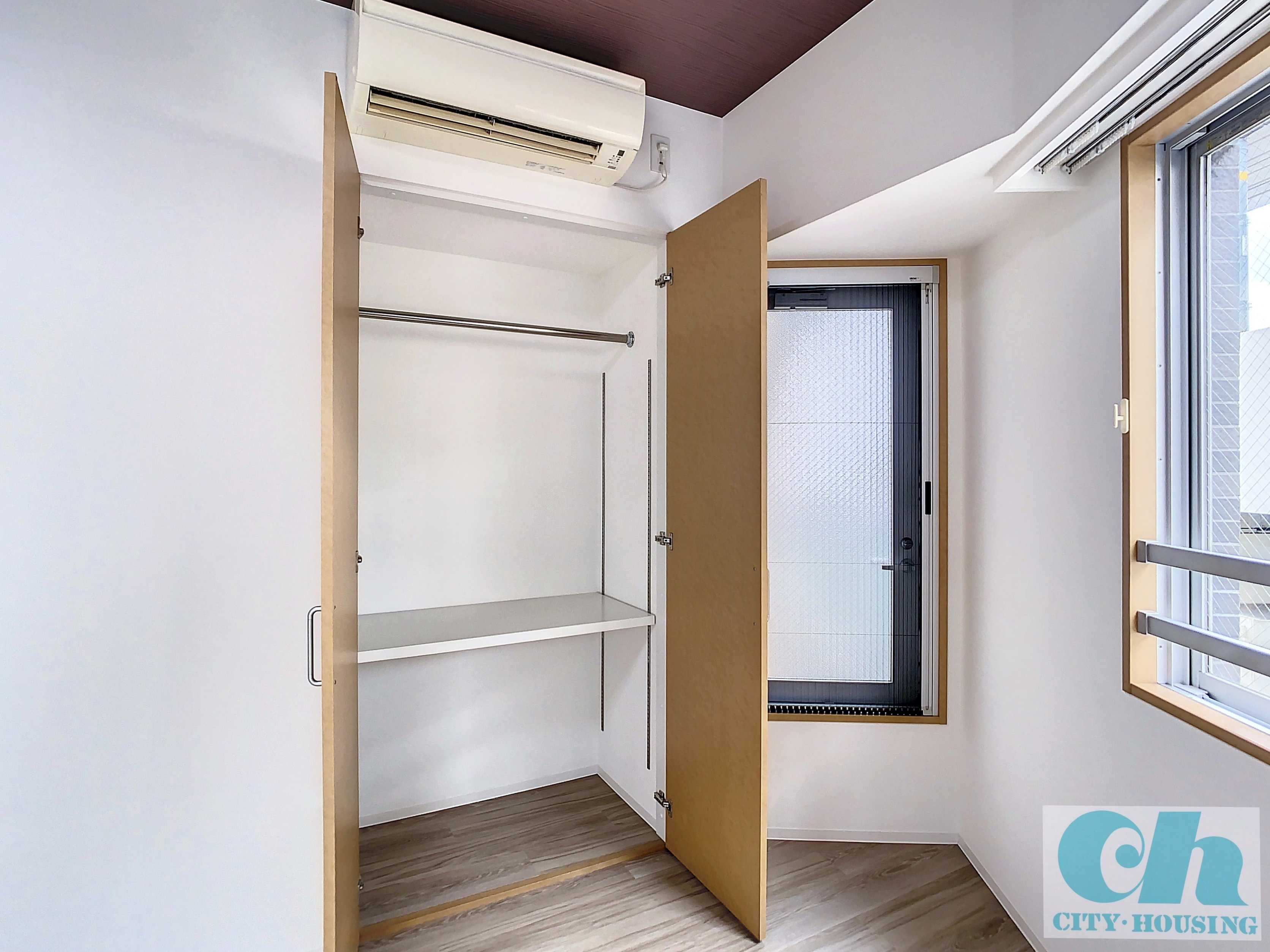 エスタイム 301号室