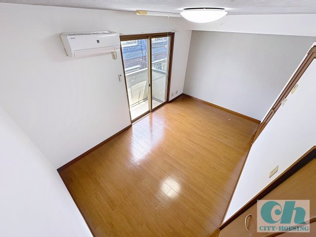 セブンスコート 206号室の居間・リビング