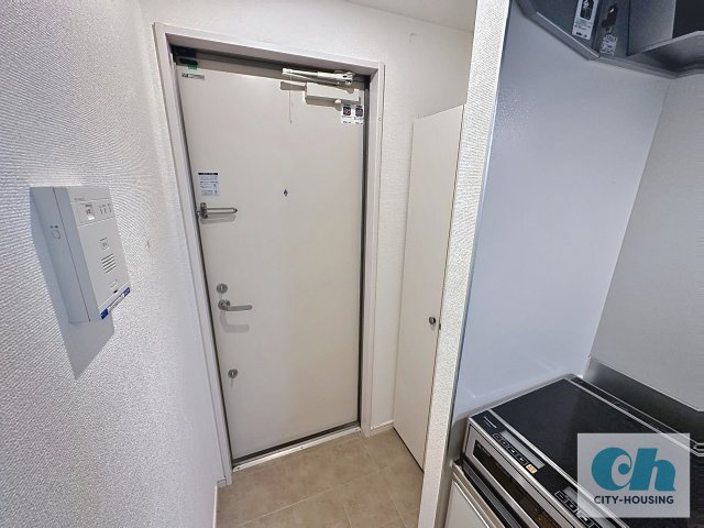 シャトレー大森 302号室の玄関