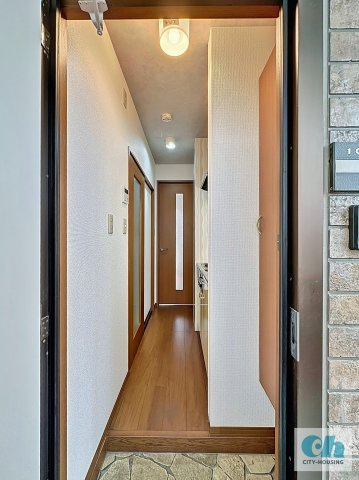 セブンスコート 106号室の玄関