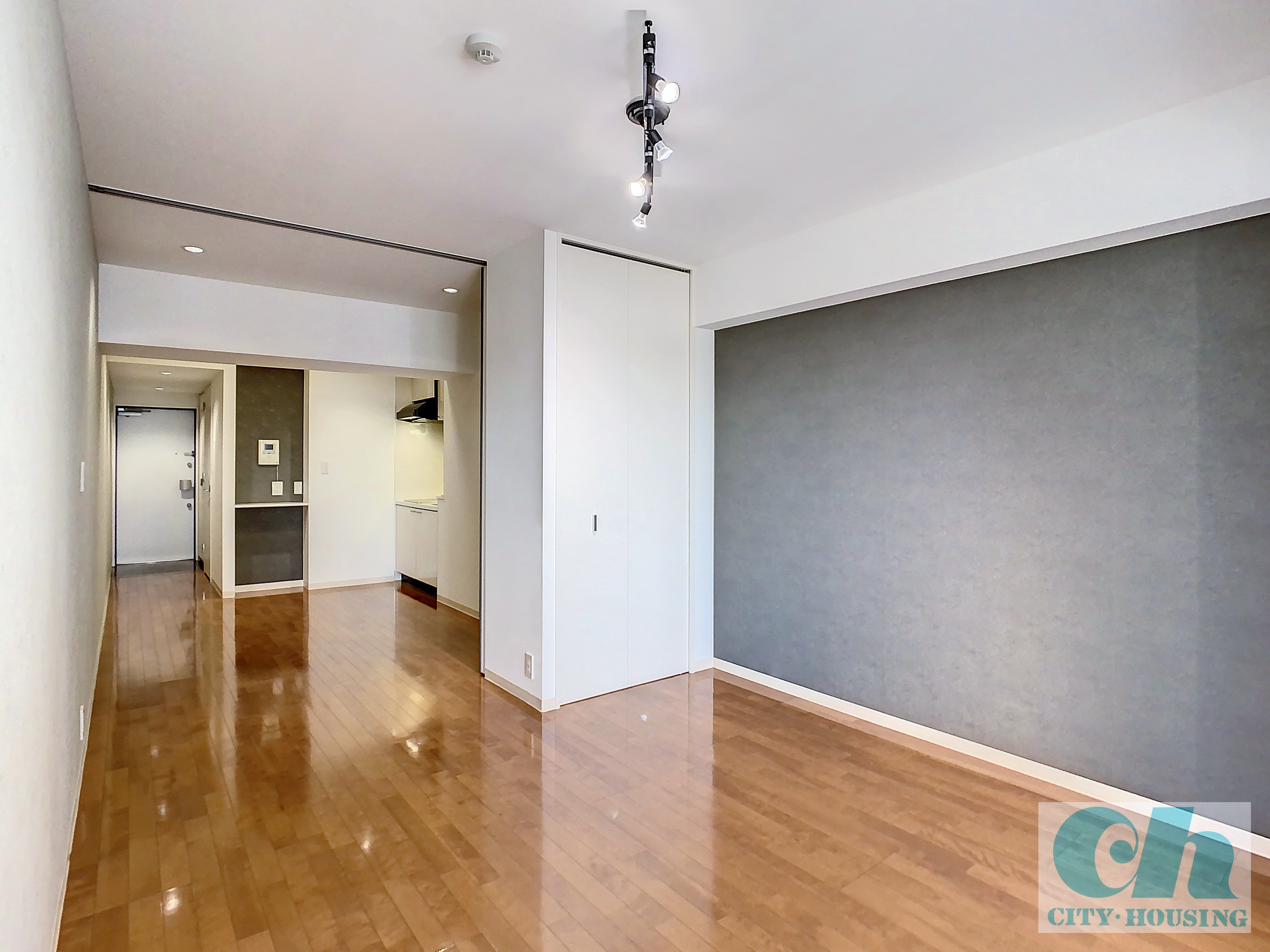 ロハス八百吉 701号室