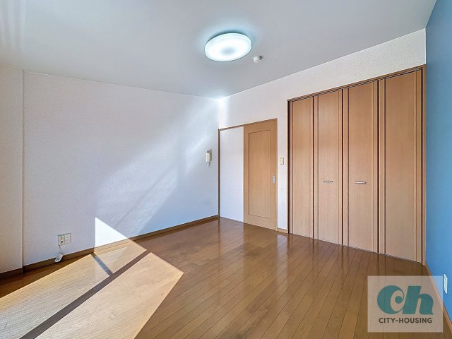 プランドウル大森 304号室の居間・リビング