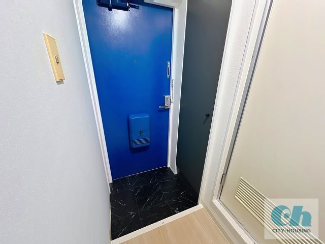 NEWRISE-2 402号室の居間・リビング