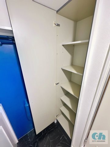 NEWRISE-2 402号室の居間・リビング