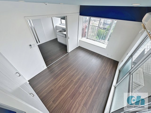 マンションシバタ 405号室の居間・リビング
