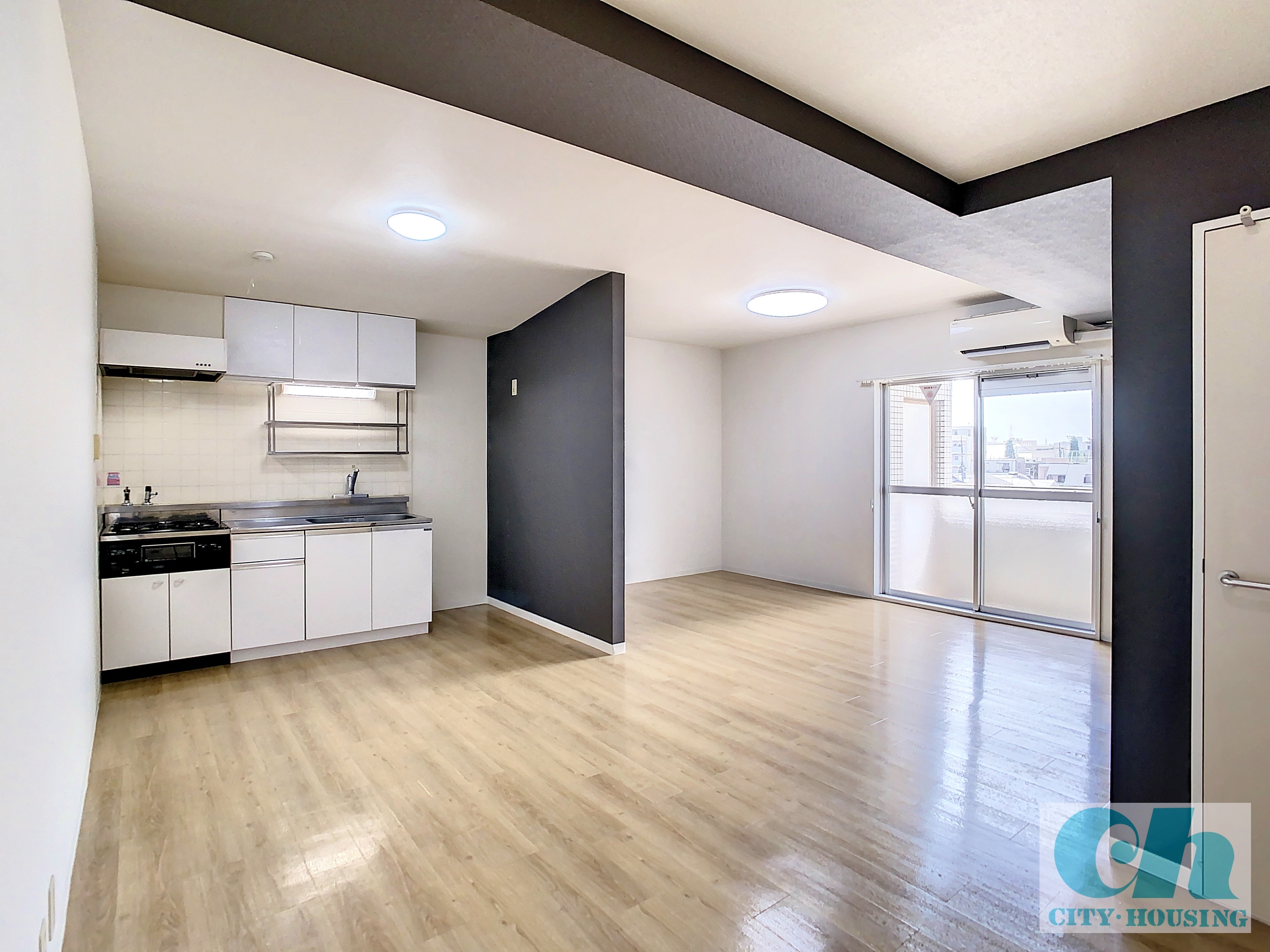 ファミリーポート荒井 402号室