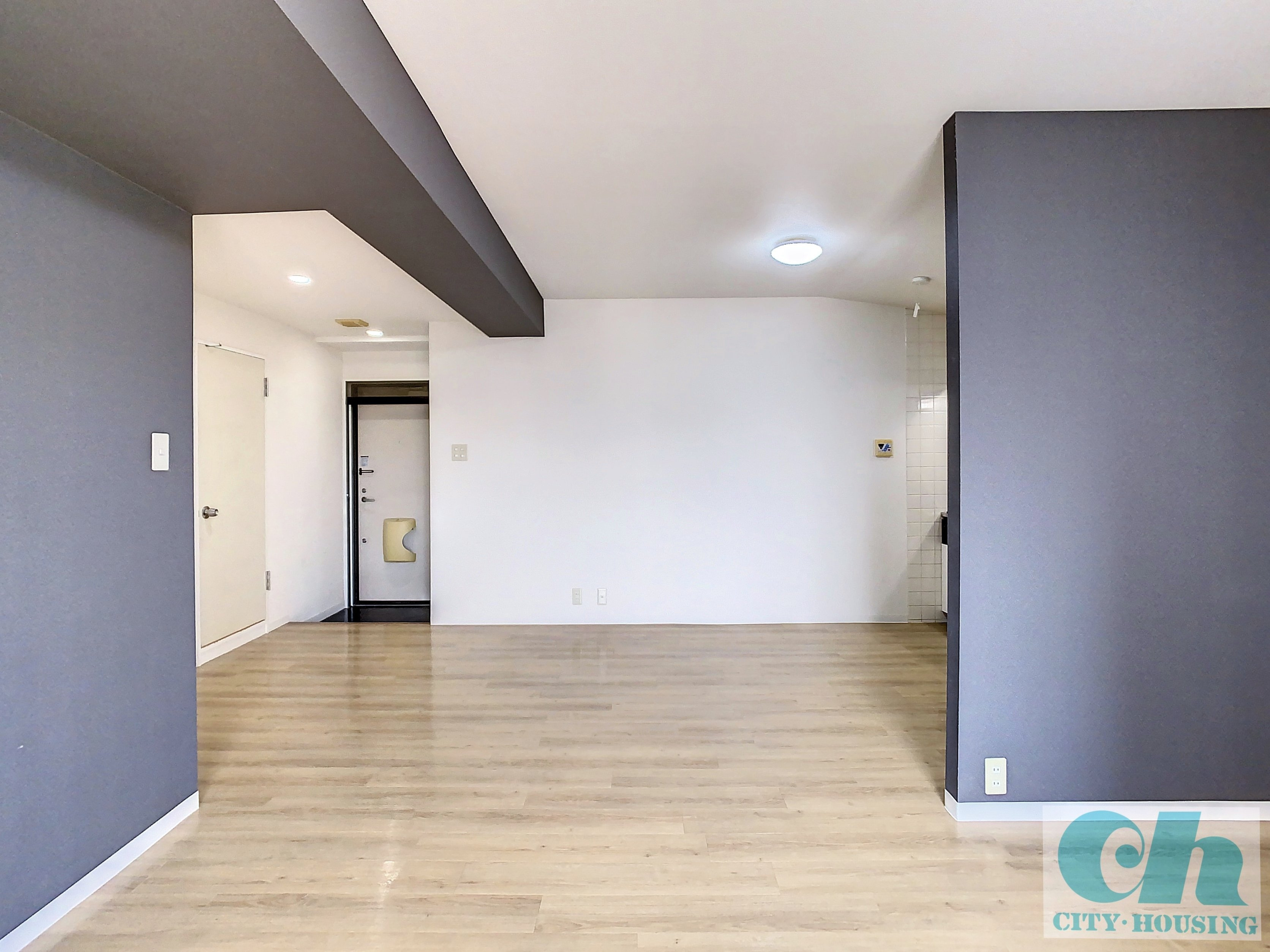 ファミリーポート荒井 402号室