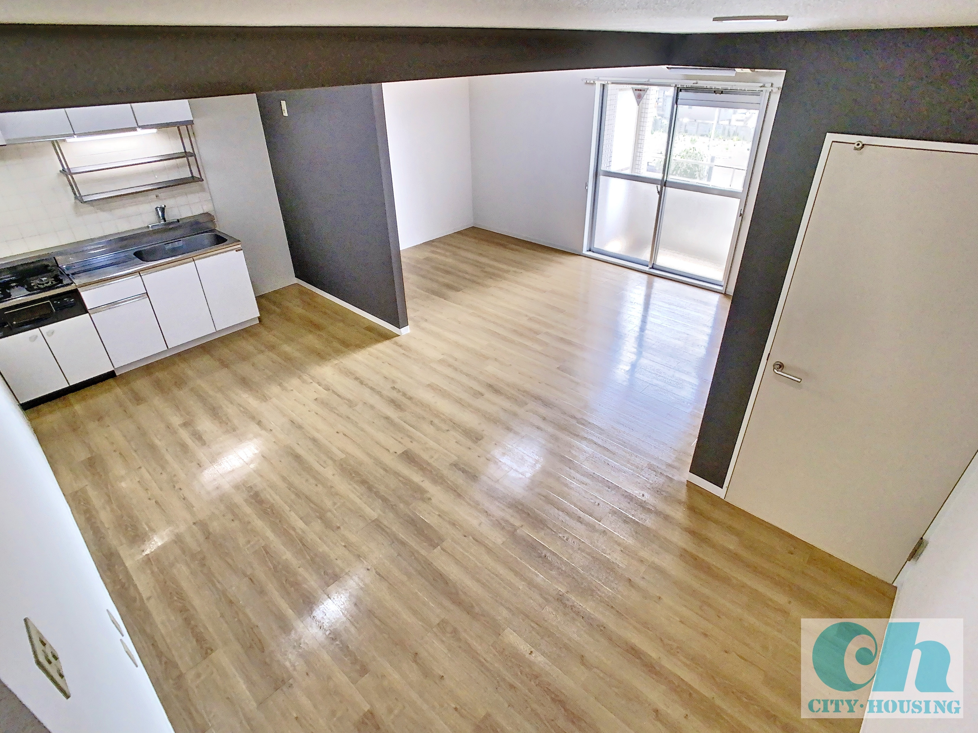 ファミリーポート荒井 402号室