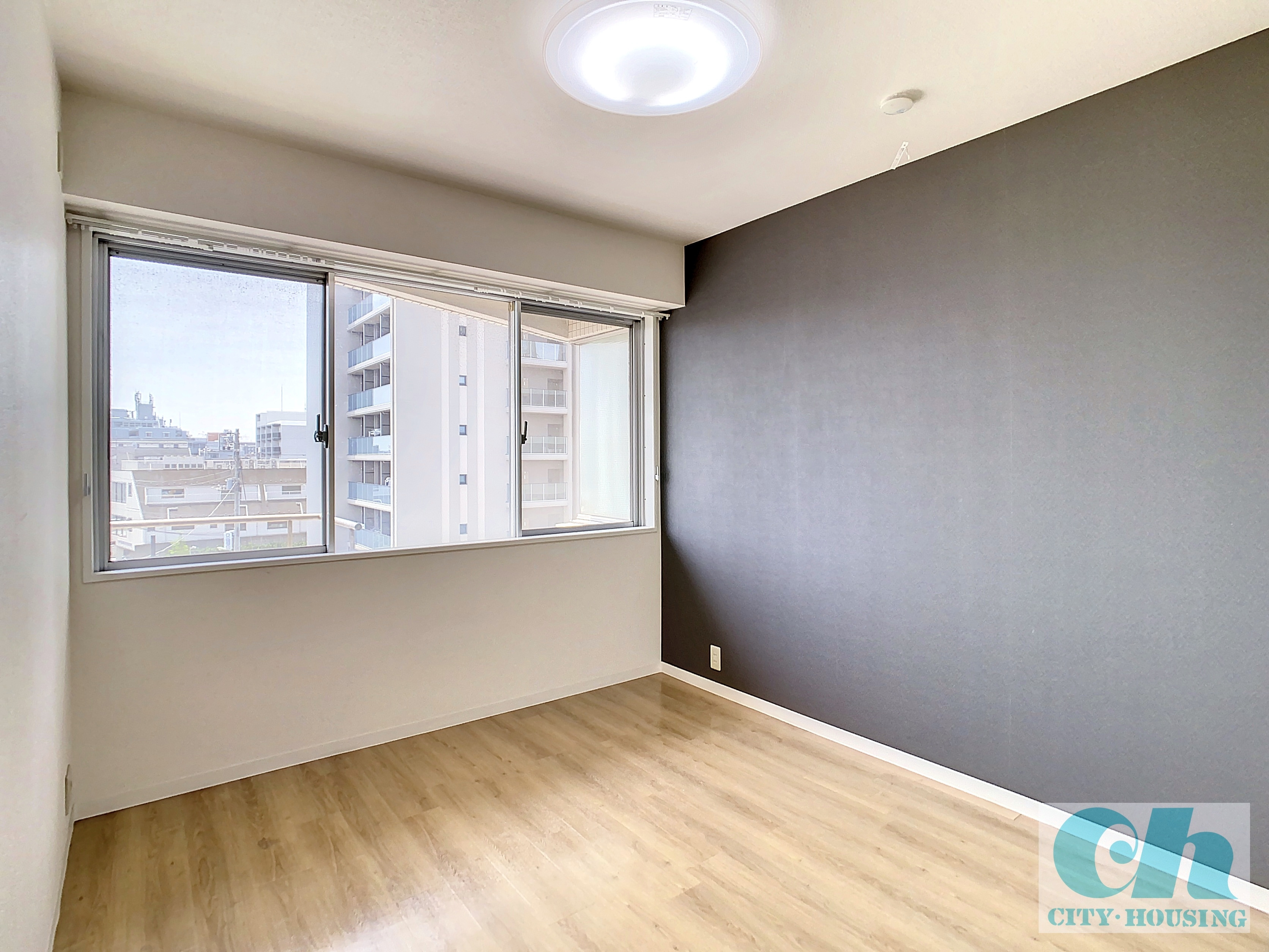 ファミリーポート荒井 402号室