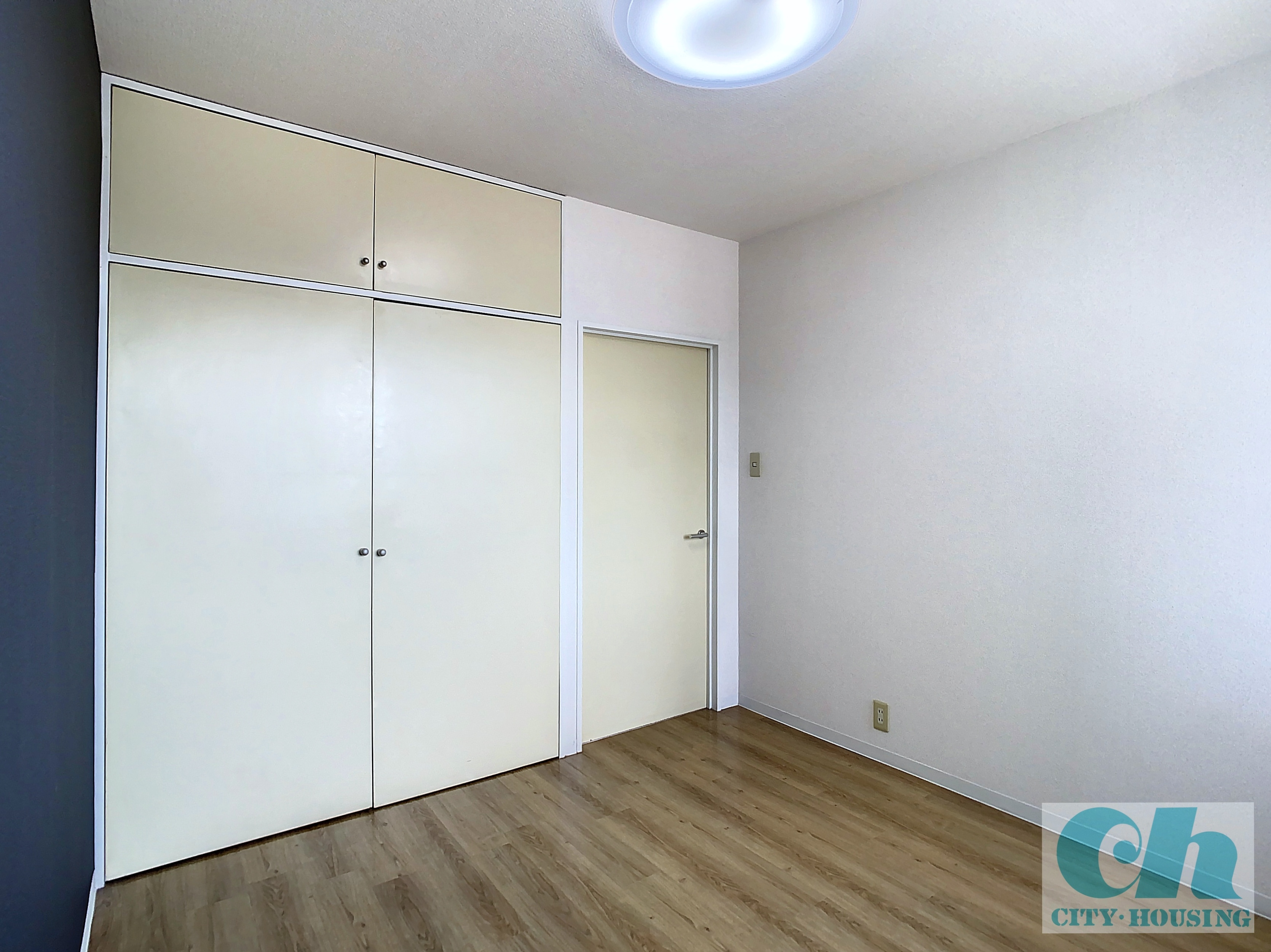 ファミリーポート荒井 402号室