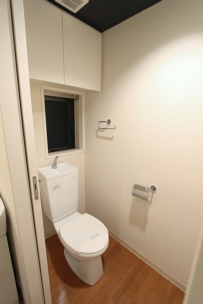 ロハス八百吉 401号室