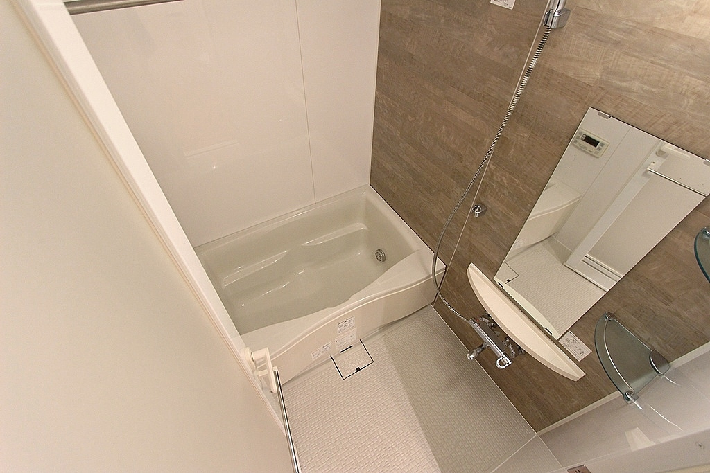 ロハス八百吉 401号室