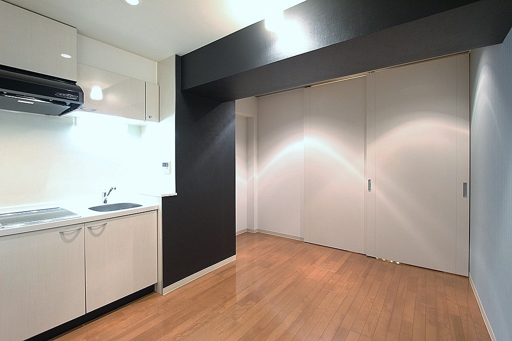 ロハス八百吉 401号室