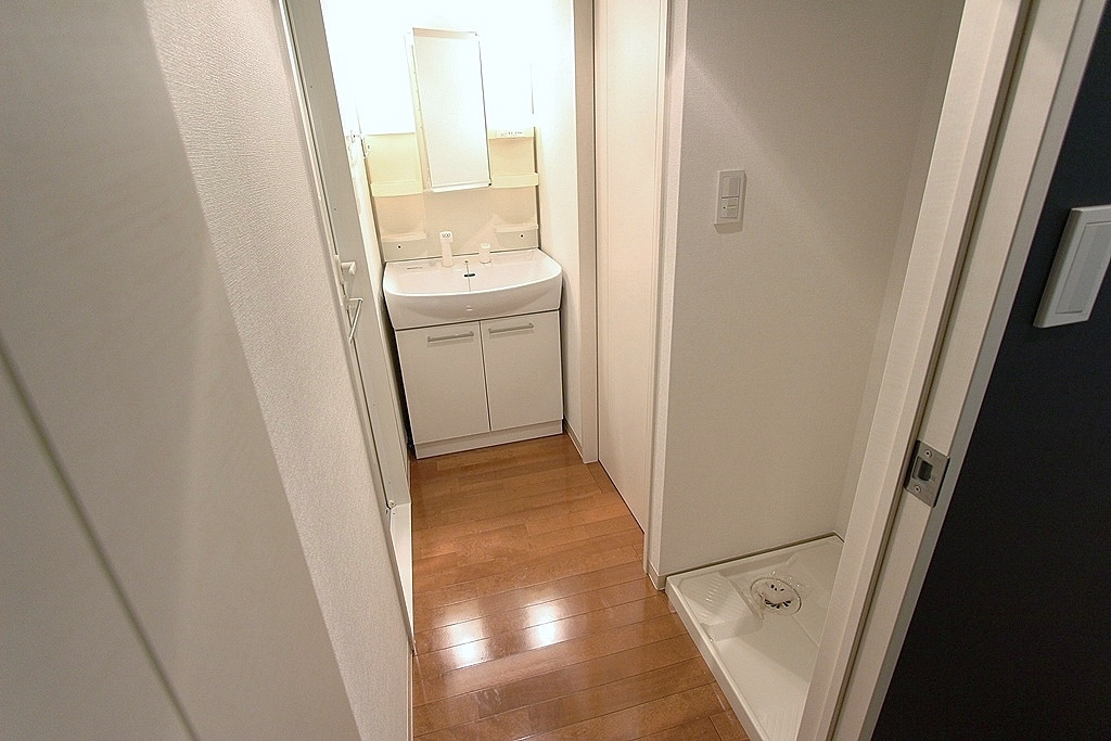 ロハス八百吉 401号室