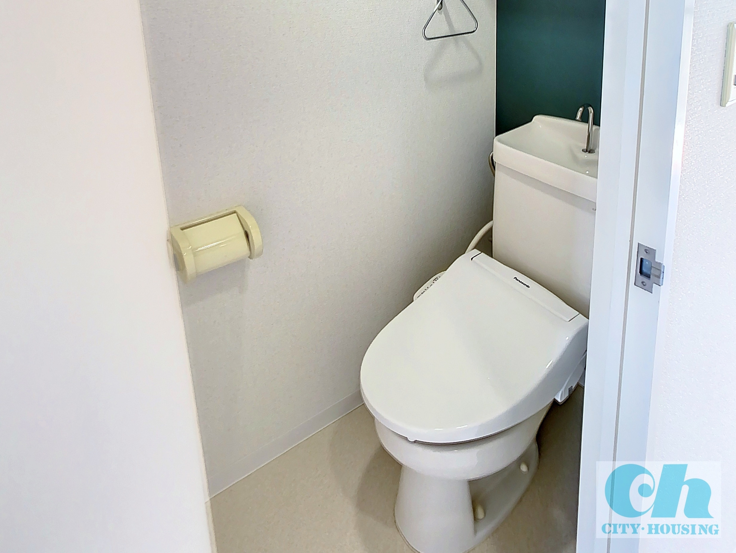 プリムローズ 301号室のトイレ