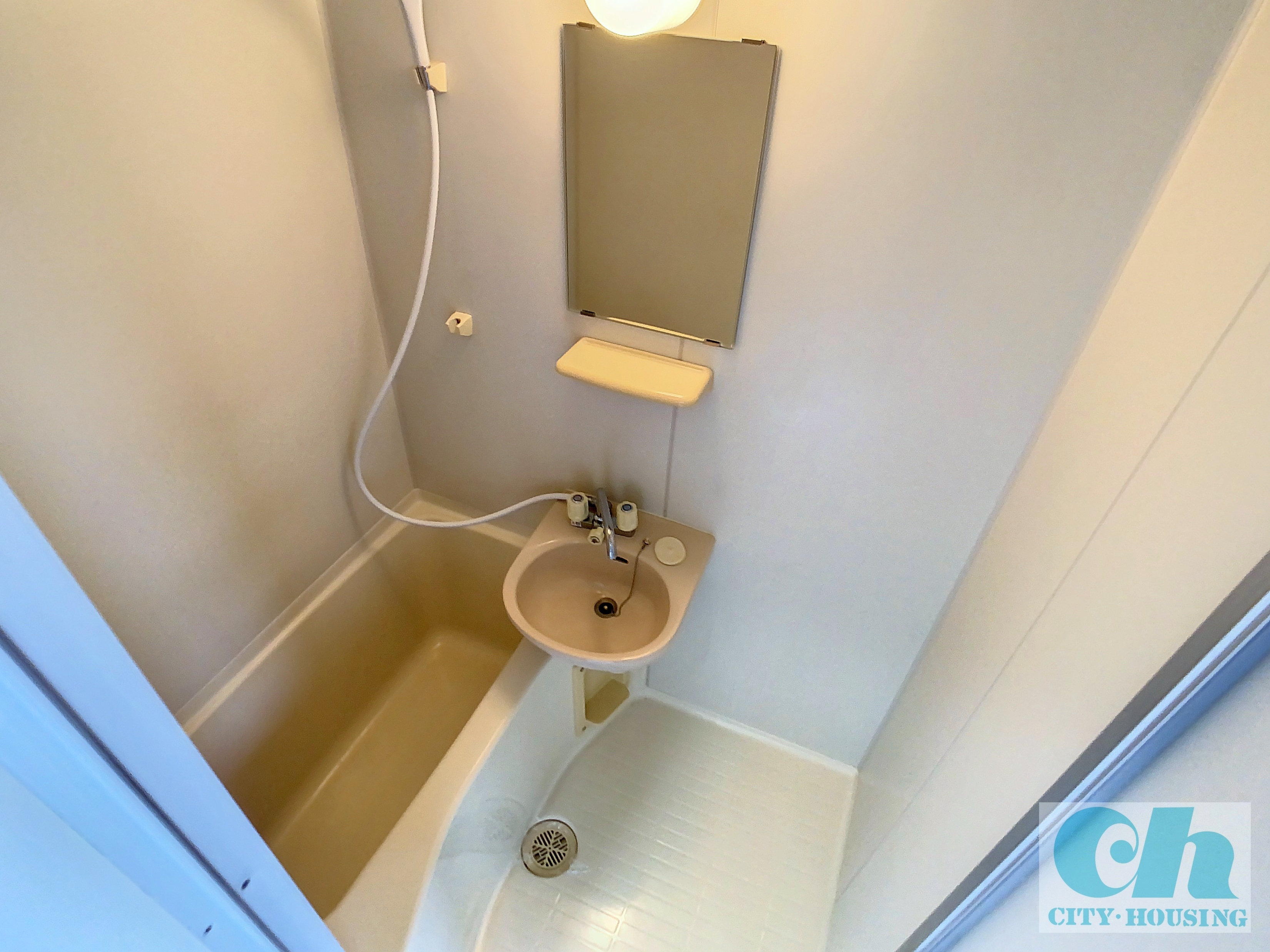 プリムローズ 301号室の浴室