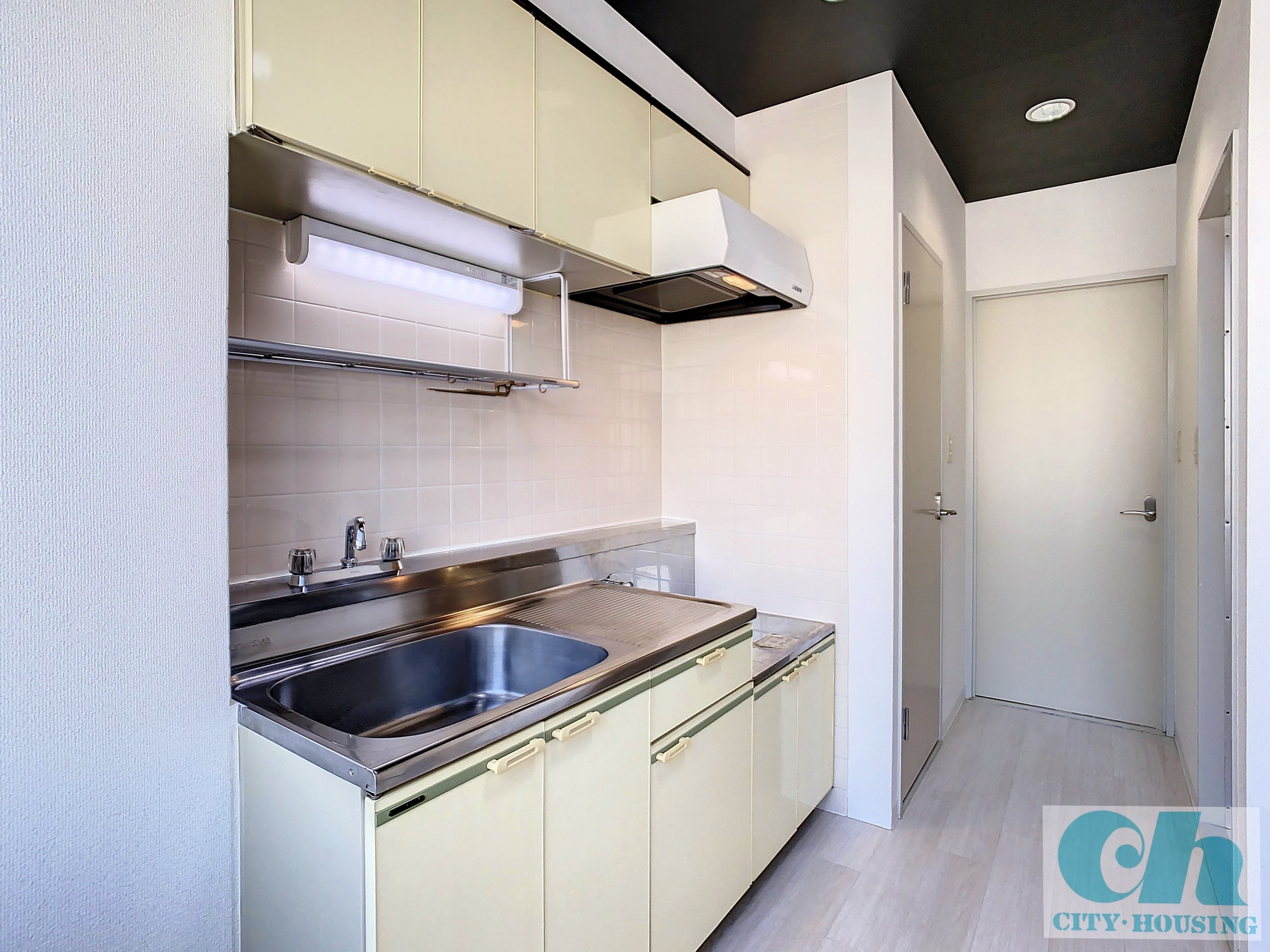 プリムローズ 301号室のキッチン