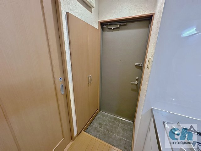 プランドウル大森 103号室の玄関