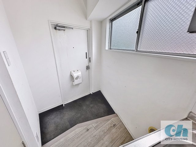 カーサ鈴木 302号室の玄関