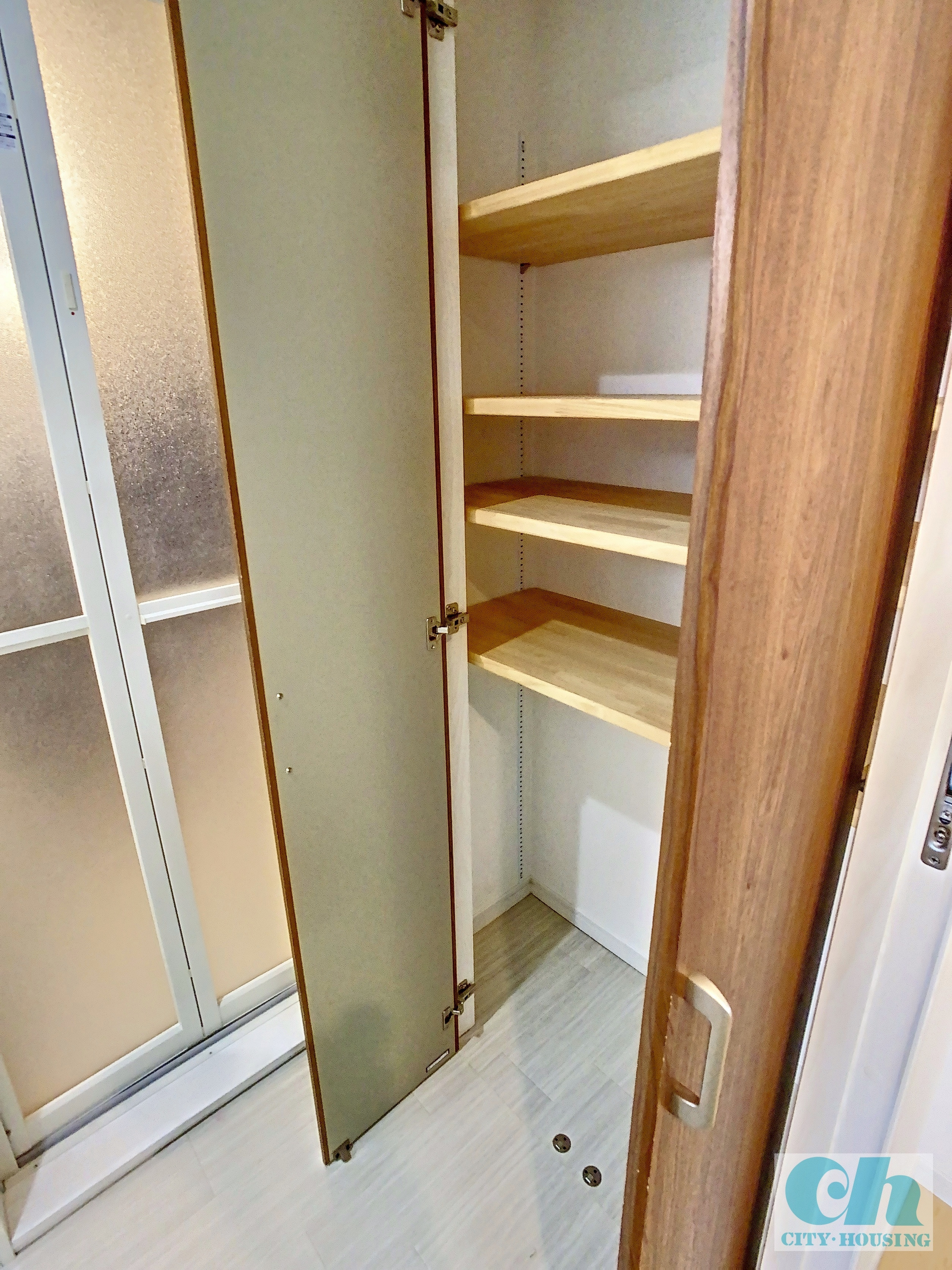 マンションシバタ 302号室