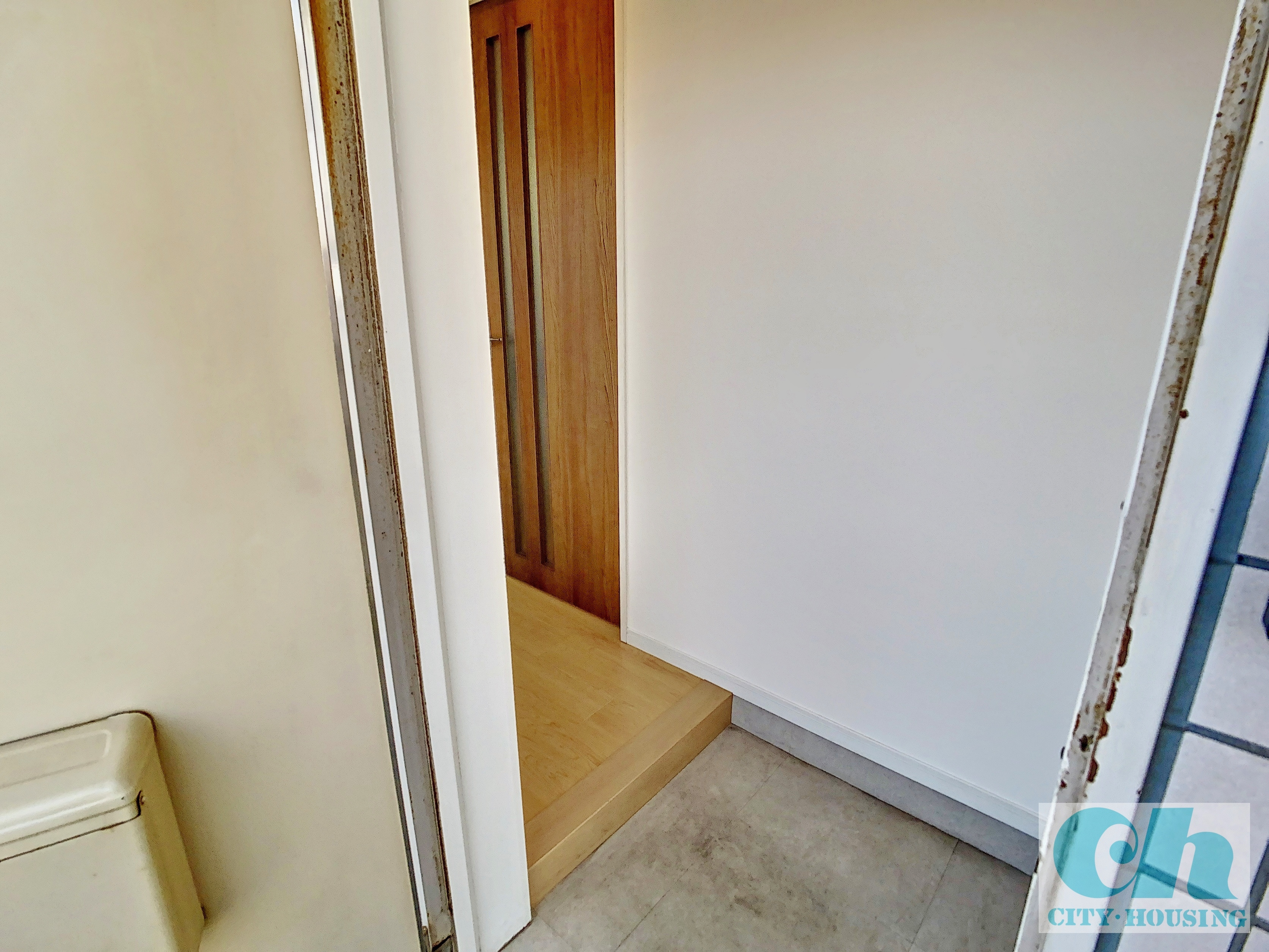 マンションシバタ 302号室