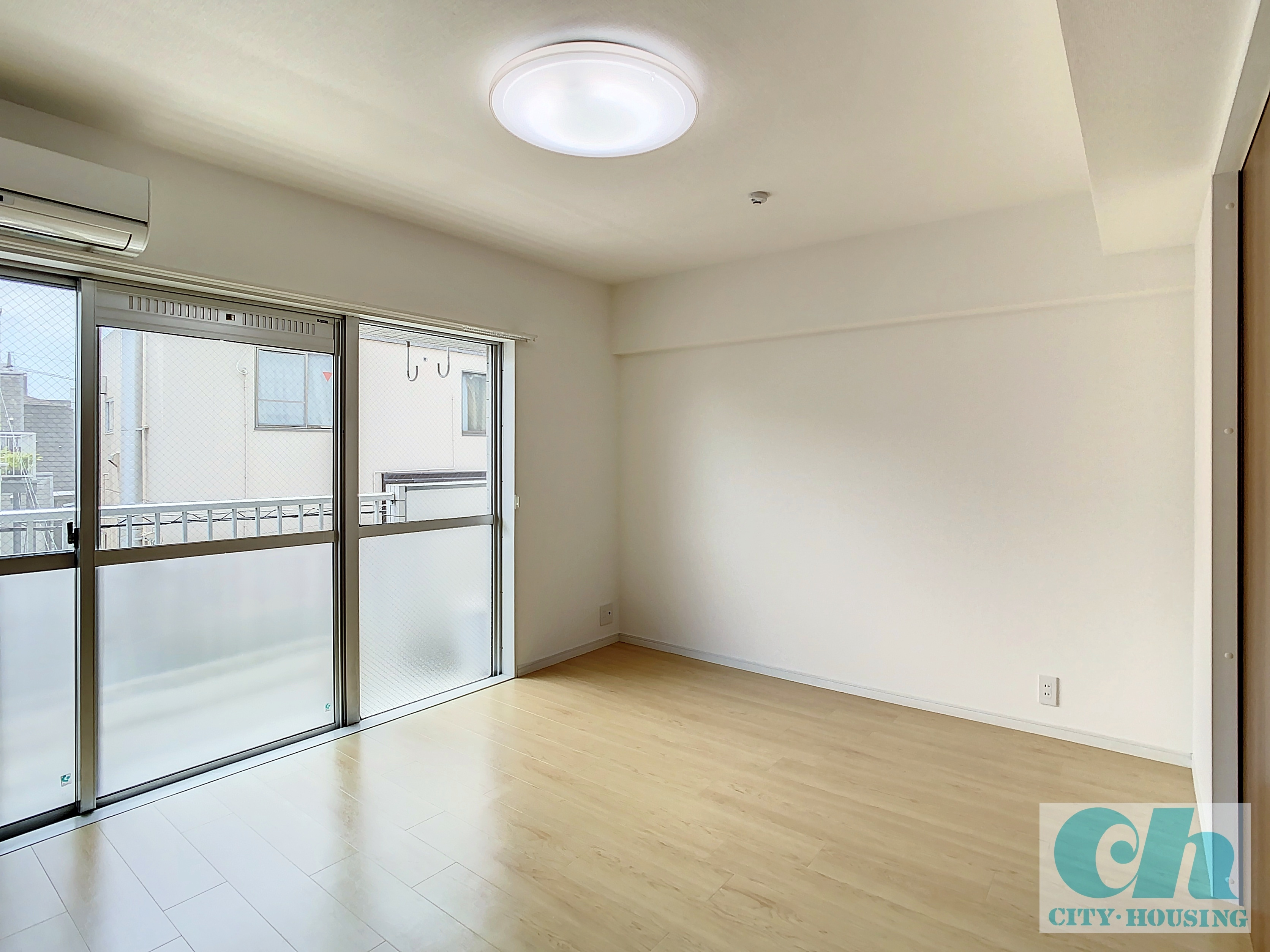 マンションシバタ 302号室