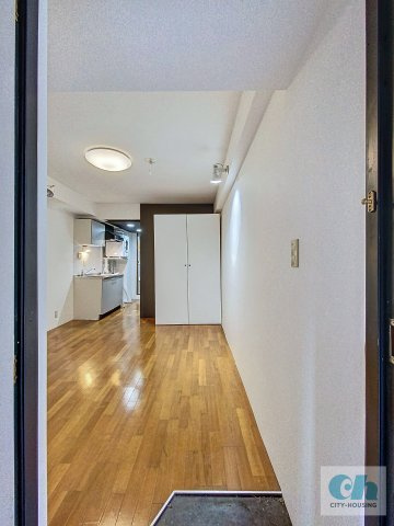 ラ・パラッツォ 102号室の玄関