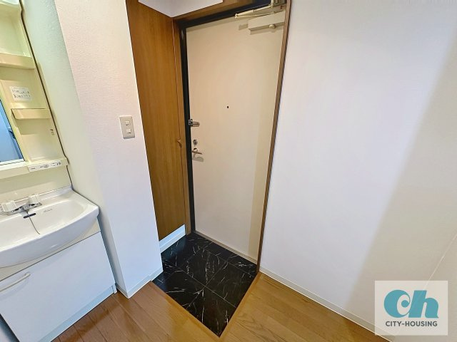 アネックスナカジマ 301号室の玄関