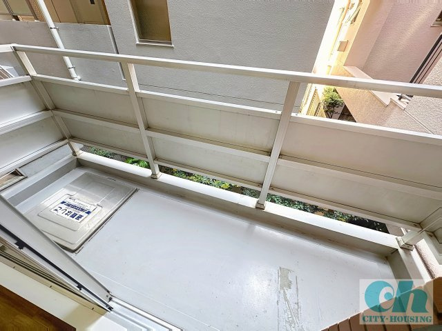 Y・Mコート 201号室のバルコニー
