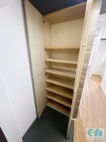 Y・Mコート 201号室の収納