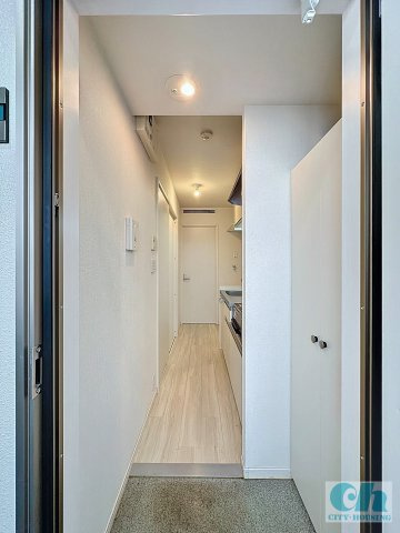 シャトレー大森 203号室の玄関