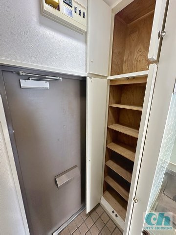 フォレストヒルズ 305号室の洋室