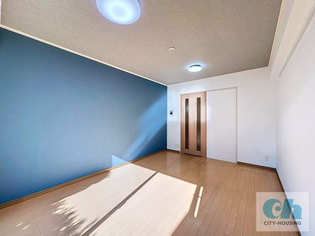 ボーブリアンあさひ 101号室の居間・リビング