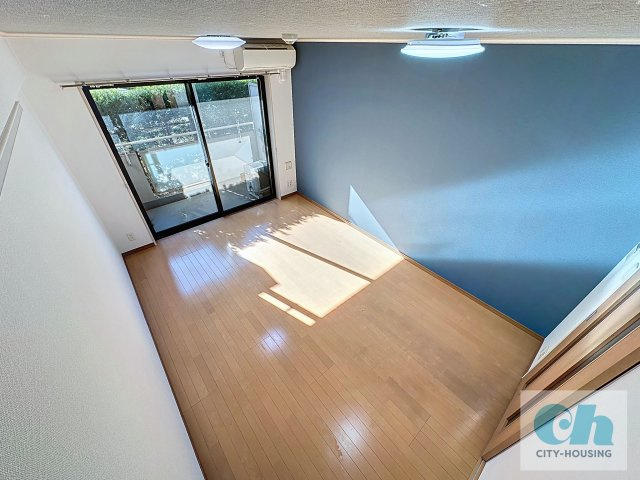 ボーブリアンあさひ 101号室の居間・リビング