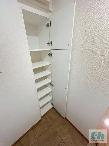 ボーブリアンあさひ 101号室の収納