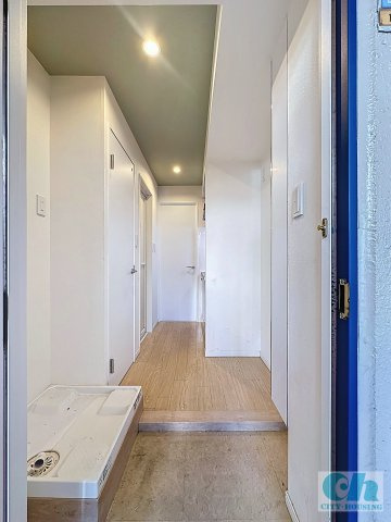 パレス戸越銀座 107号室の玄関