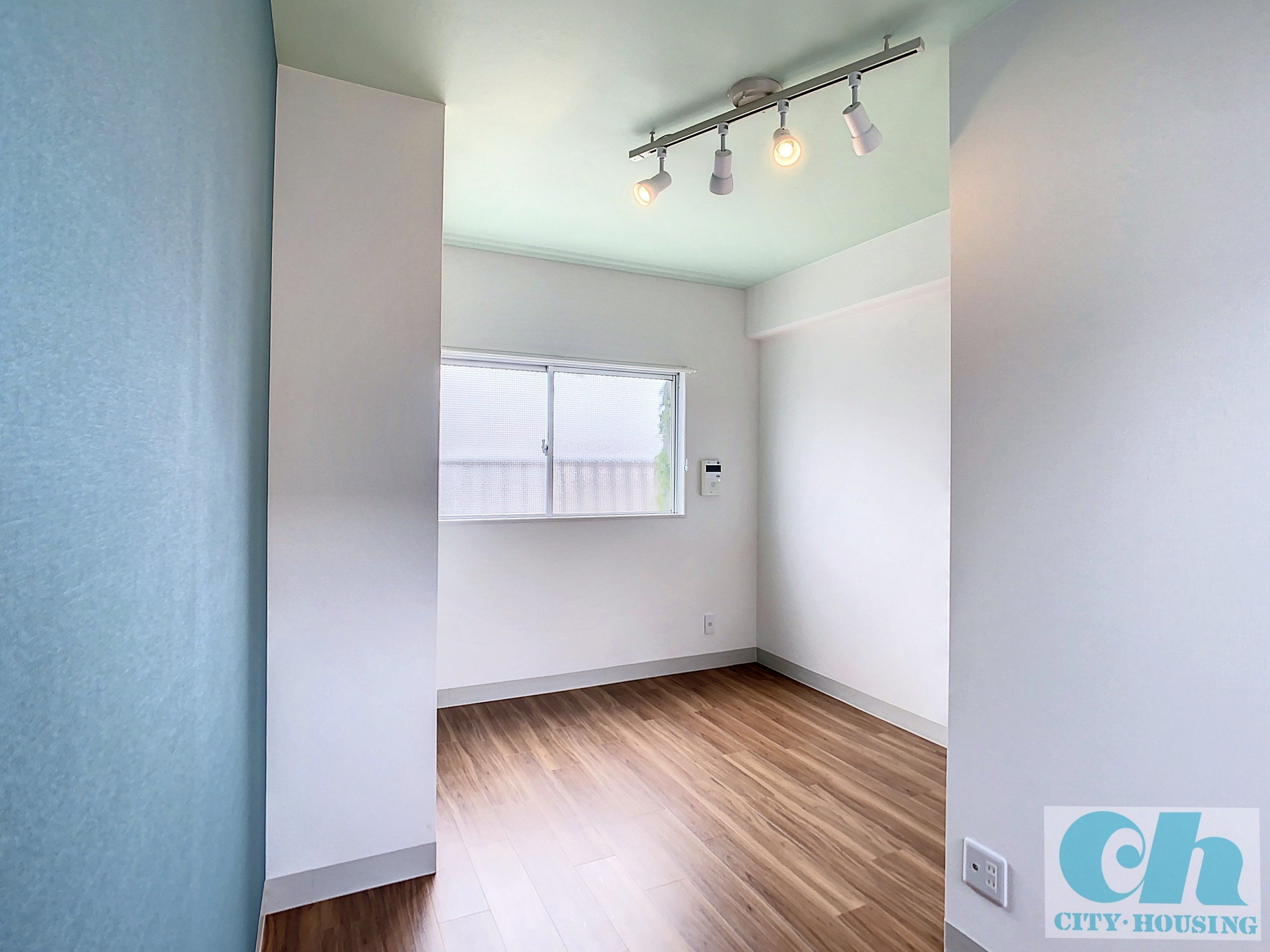 エヴェナール池上 406号室の洋室