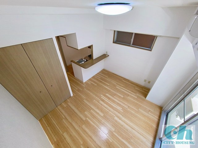 Y・Mコート 203号室の洋室