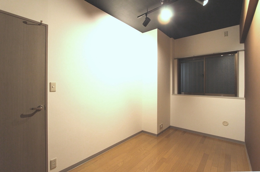 協和ビル 502号室