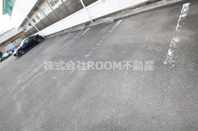 メイプルコート広原の駐車場|駐車スペースもあります