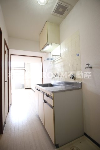 メイプルコート広原のキッチン|コンパクトなキッチンで掃除もラクラク